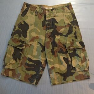 Men’s camouflage cargo shorts